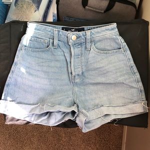 Hollister Ultra High Rise Mom Shorts